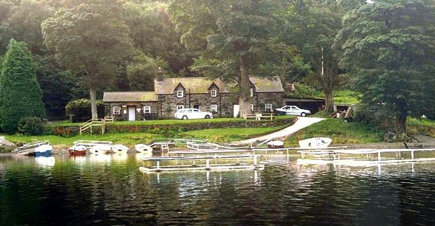 lakeside cafe and accommadation